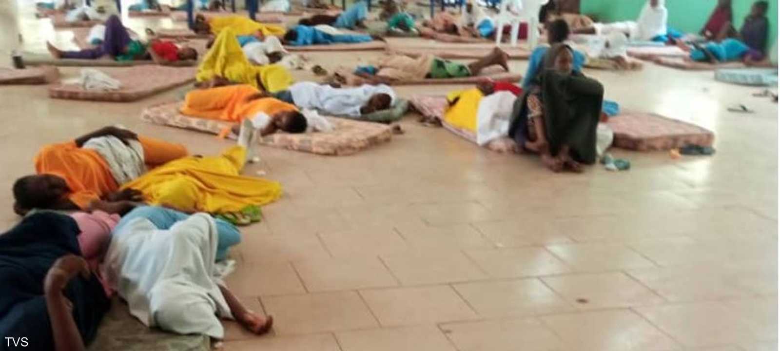 طالبات مدرسة في نيجيريا بعد إصابتهن بمرض لم تعرف طبيعته