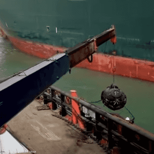 جهود مصرية متواصلة لفتح الممر الملاحي لقناة السويس