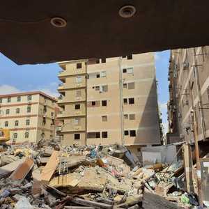 من موقع انهيار العقار