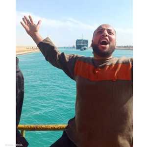 صاحب أشهر صورة في قناة السويس يتحدث لـ"سكاي نيوز عربية"