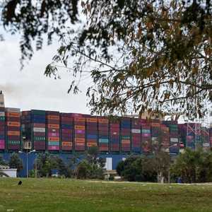 السفينة الجانحة عطلت حركة الملاحة في قناة السويس أسبوعا.