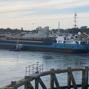 السفينة الجانحة في نهر أرون