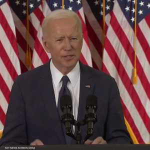 بايدن يطلق خطة لاستثمار تريليوني دولار في البنى التحتية