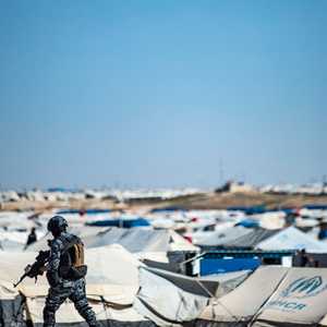 عشرات الآلاف يعيشون في مخيم الهول