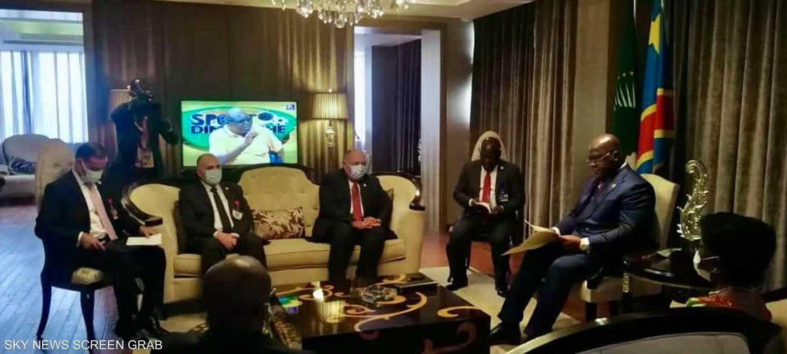 وزير الخارجية المصري يسلم الرئيس الكنغولي رسالة من السيسي.