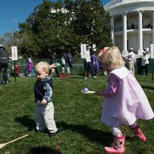 أرشيفية لفعالية دحرجة بيض الفصح