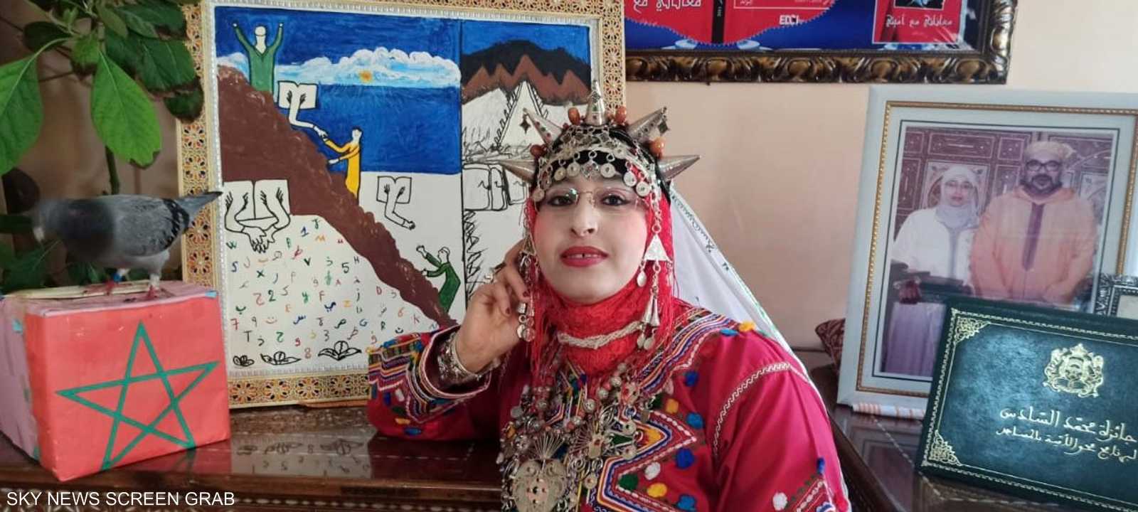 فاطمة لعظام تقهر الأمية وتخطو نحو المجد