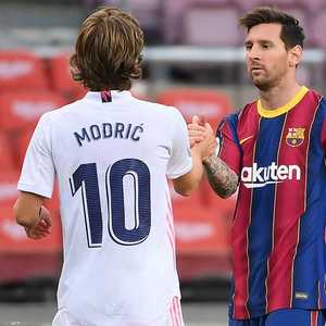 ميسي يسعى لفك العقدة