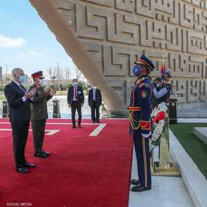 قيس سعيد قام بوضع وضع أكاليل زهور