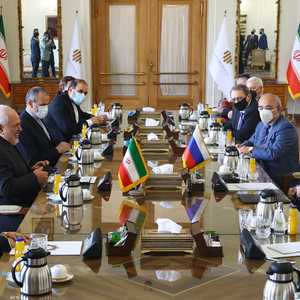 لافروف يزور طهران في وقت حساس