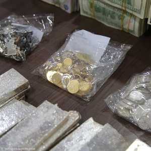 عملات ذهبية متعددة