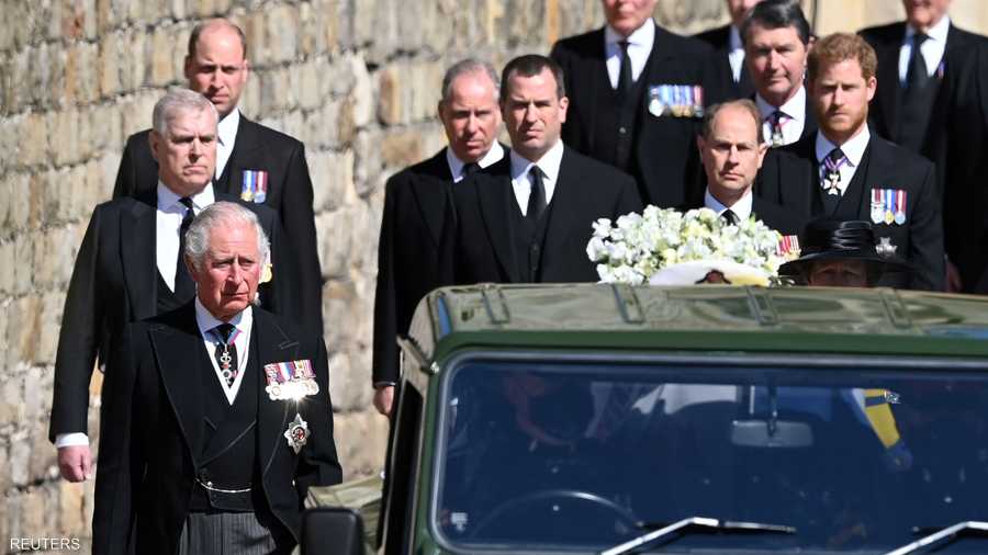 أبناء وأحفاد الأمير فيليب يمشون خلف جنازته
