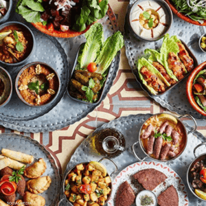 الخبراء يوصون بعدم الإفراط في الأكل خلال السحور