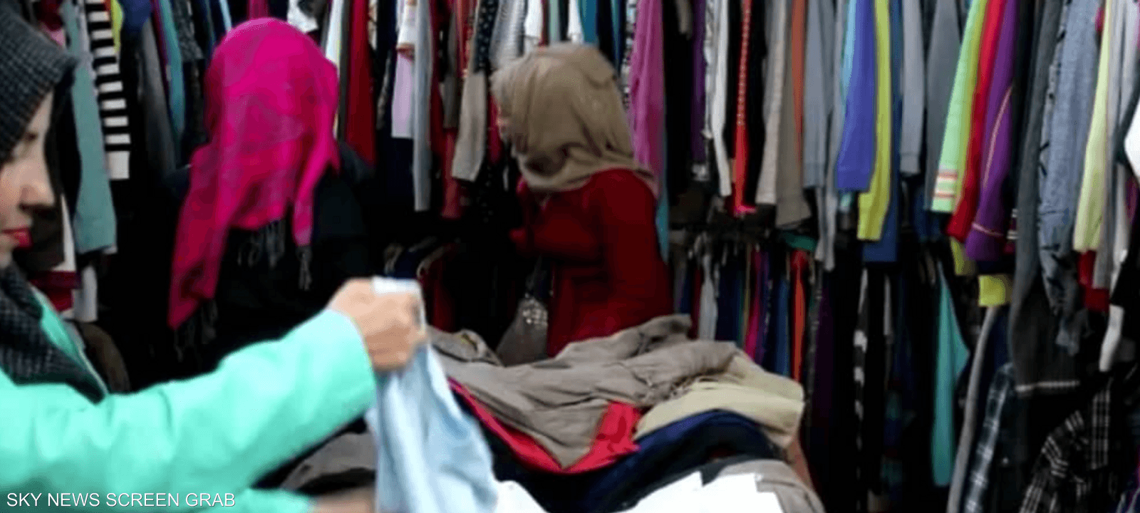ارتفاع "جنوني" في أسعار الملابس المستعملة في سوريا