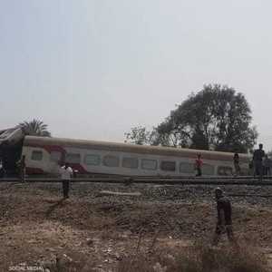 سقوط العربات خلف صوتا شديدا