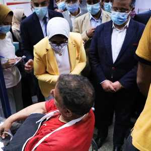 وزيرة الصحة المصرية تطمئن على حالة مصابي حادث القطار