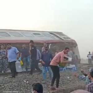 الأهالي يوزعون وجبات إفطار الصائمين على ركاب قطار طوخ