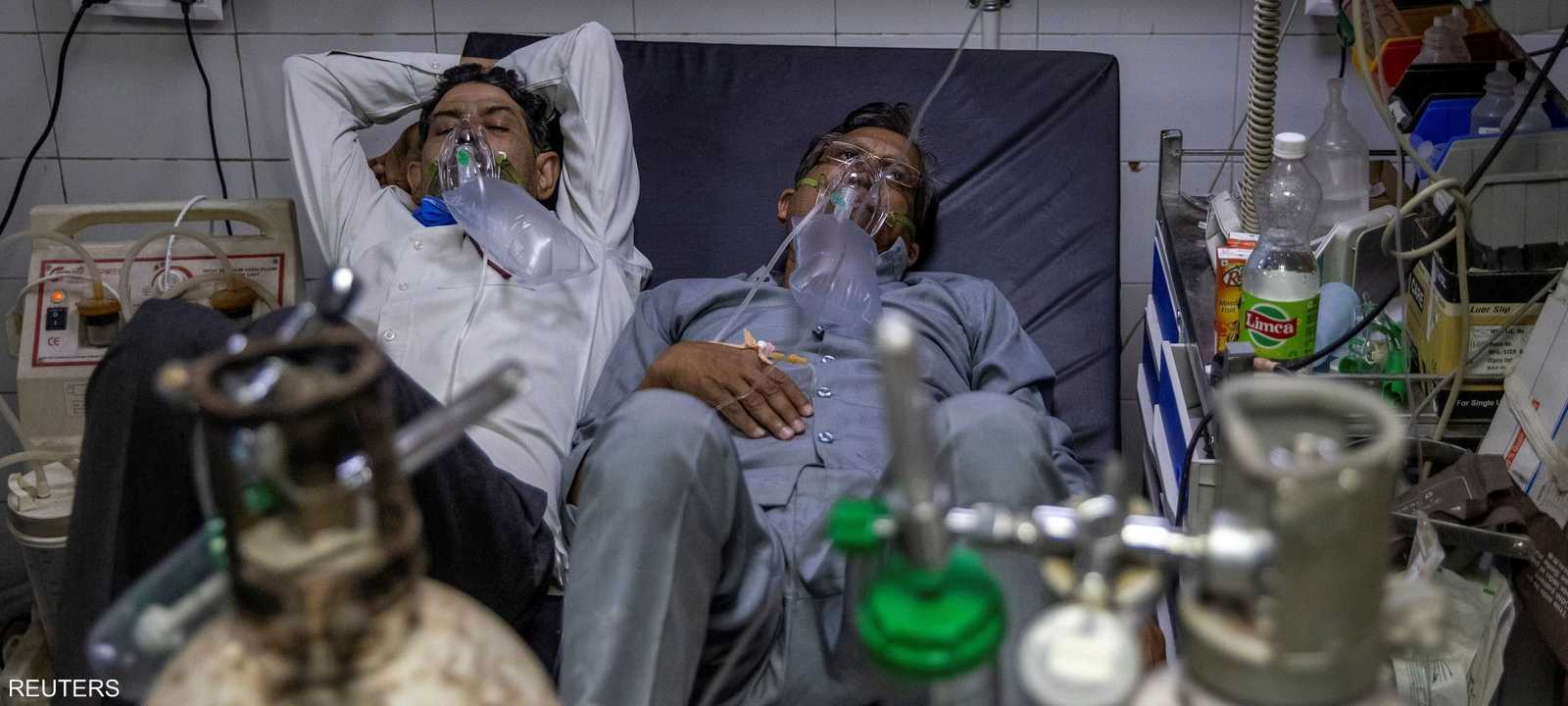 تواجه المستشفيات في الهند ضغطا بسبب تزايد عدد مصابي كورونا