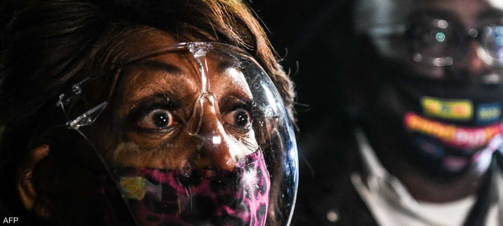 ماكسين ووترز خلال مؤتمر صحفي بعد أحداث العنف في مينيسوتا