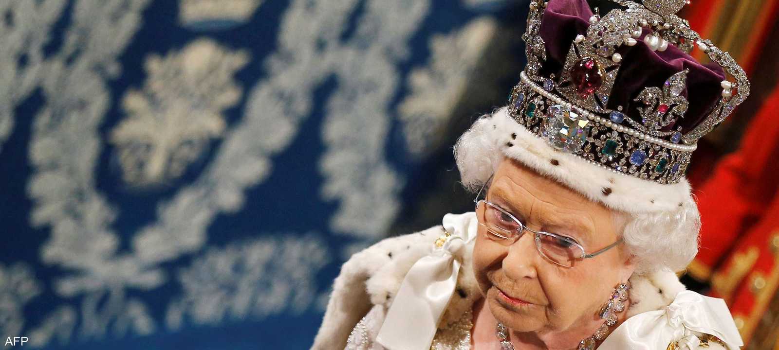إليزابيث الثانية أطول ملوك الأرض جلوسا على العرش