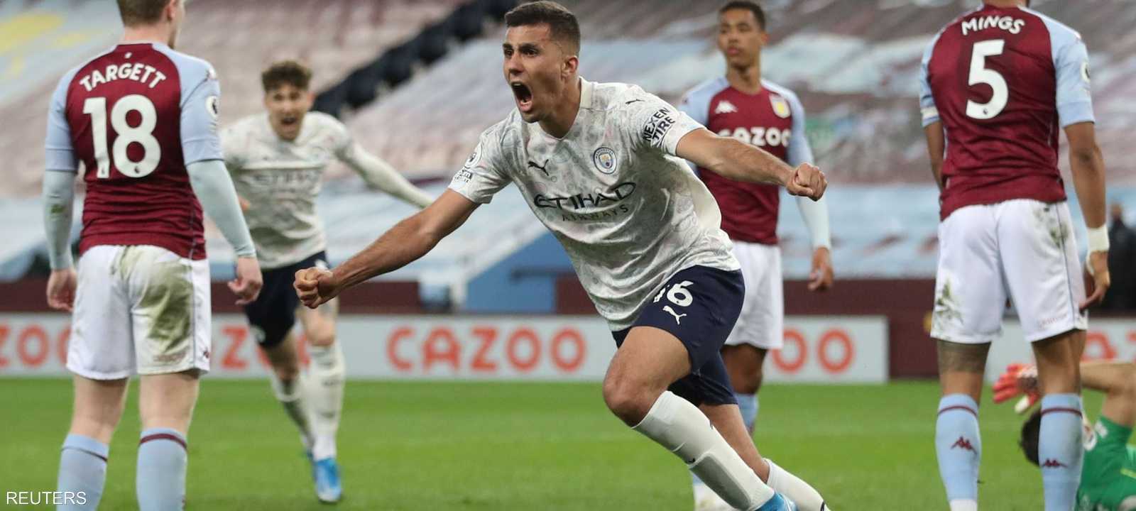 أنهى الفريقان المباراة بعشرة لاعبين