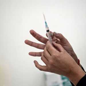 حملة التطعيم بالإمارات من بين الأكثر تقدما في العالم