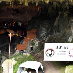 مدخل الكهف الذي قضى فيه الأشخاص 40 يوما