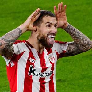 مارتينيز يحتفي بتسجيل الهدف الثاني