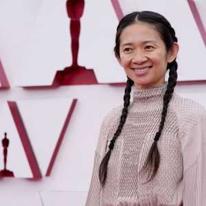 كلوي جاو تدخل تاريخ الأوسكار كأول آسيوية تفوز بجائزة الإخراج