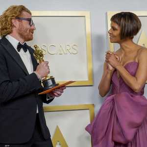 فيلم "مانك" فاز بجوائز بفئات الإنتاج والتصوير السينمائي