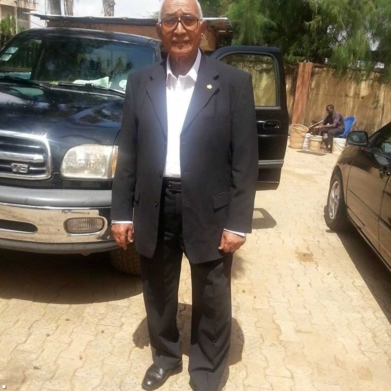 الطبيب أحمد شاكر