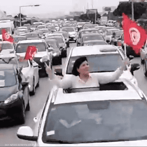 عبير موسي في "تظاهرة السيارات" بتونس