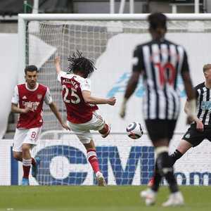 النني مسجلا هدفه الأول في البريميرليغ