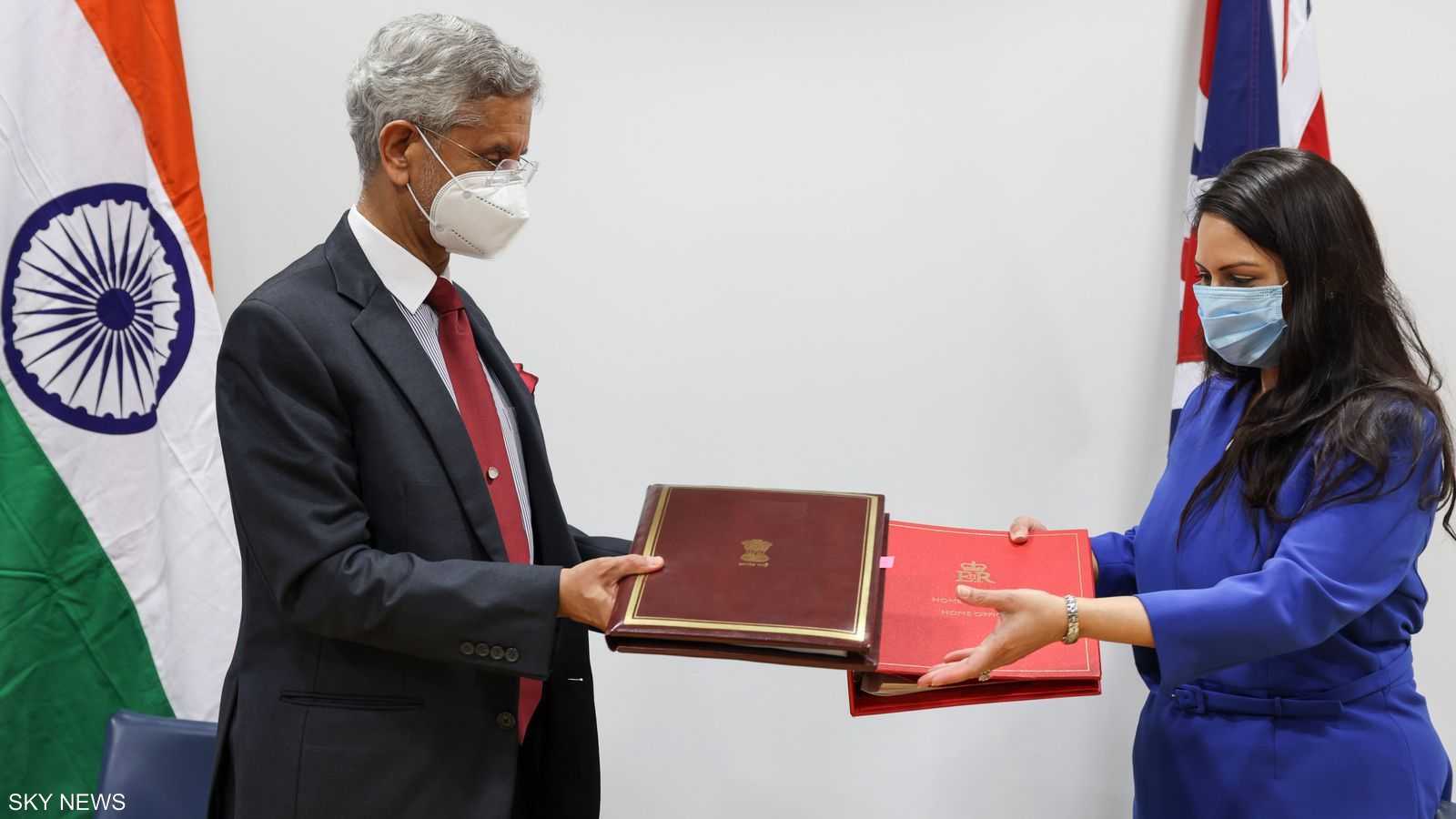 باتيل ووزير الشؤون الخارجية الهندي