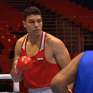 الملاكم المصري يسري رزق