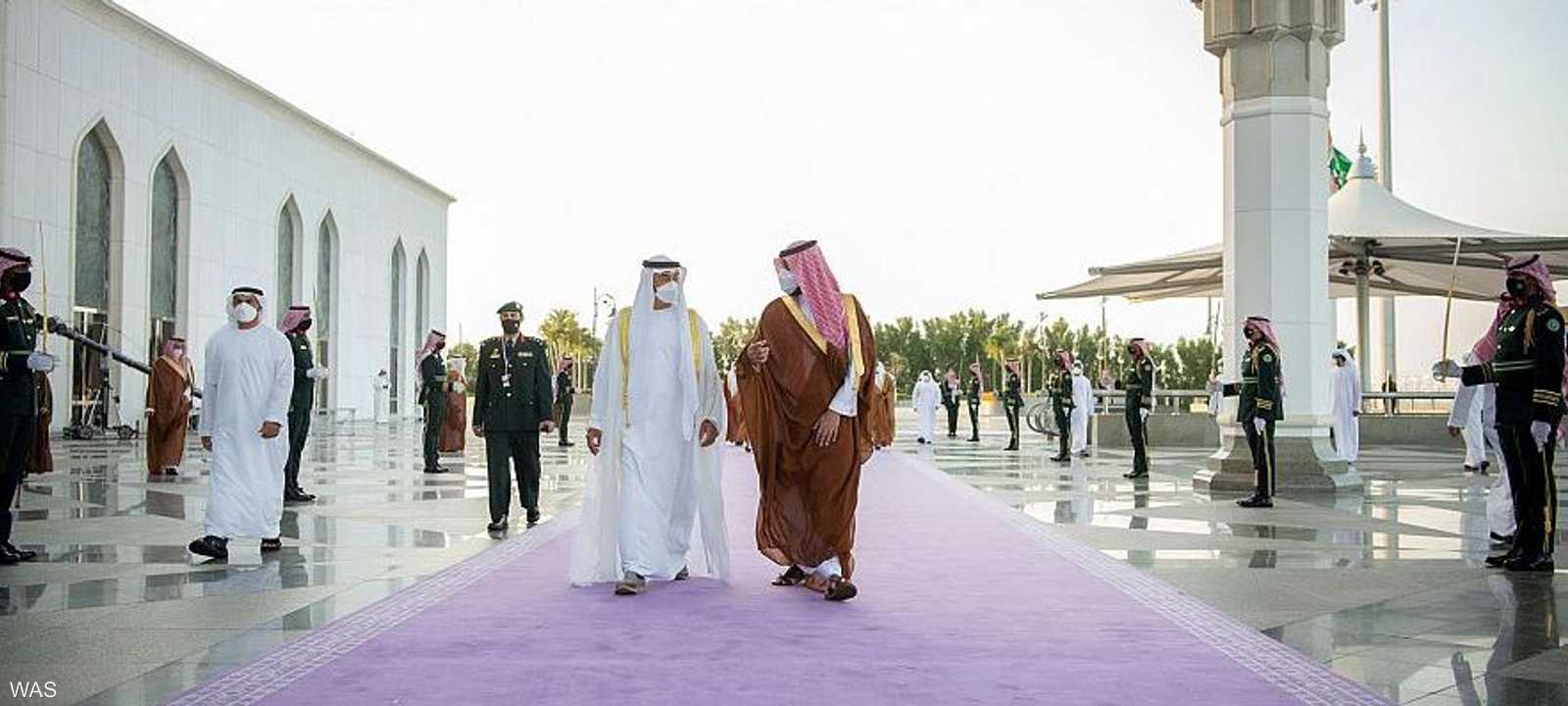 محمد بن سلمان لدى استقباله محمد بن زايد
