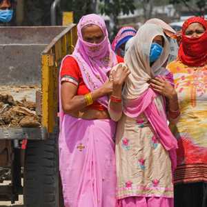 الهند تئن تحت وطأة كورونا