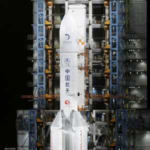 صاروخ المسيرة الطويلة على منصة الإطلاق