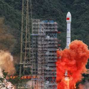 صاروخ صيني إلى الفضاء