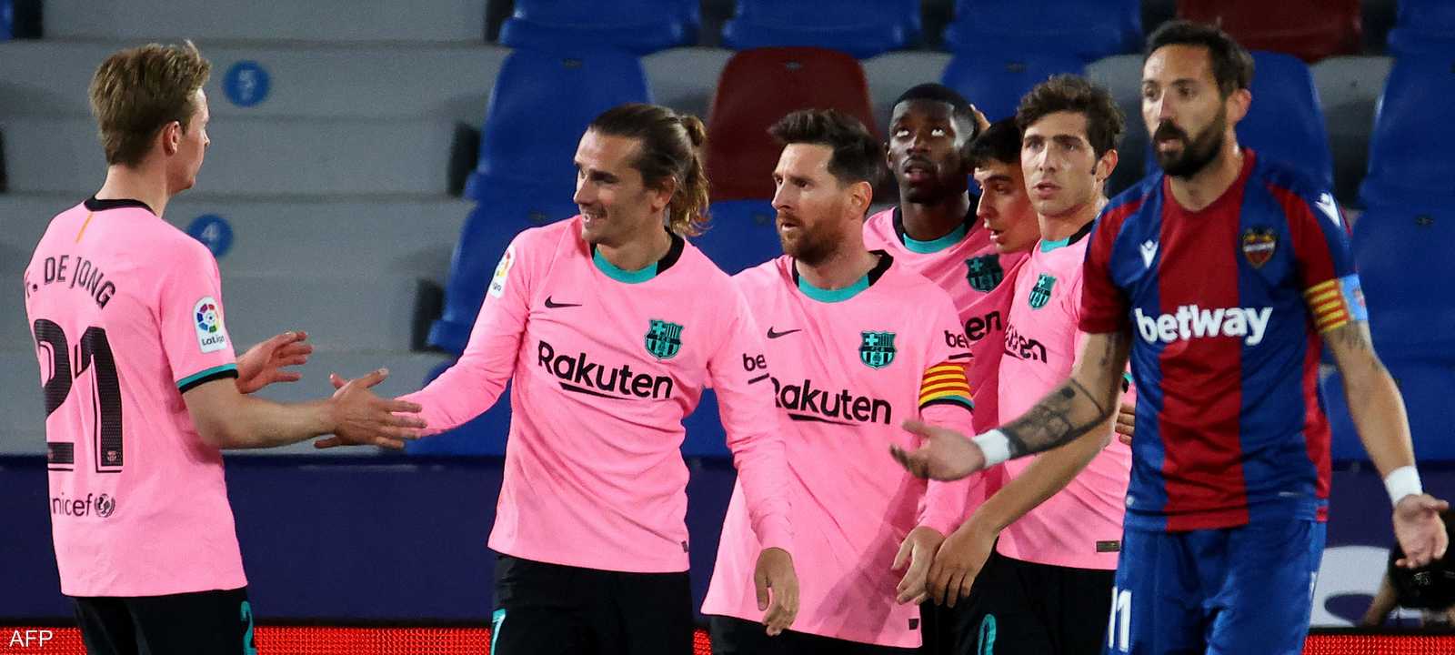 برشلونة فرط في الفوز بوقت حرج من الموسم