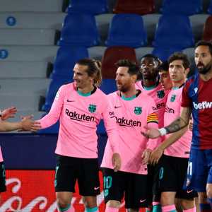 برشلونة فرط في الفوز بوقت حرج من الموسم