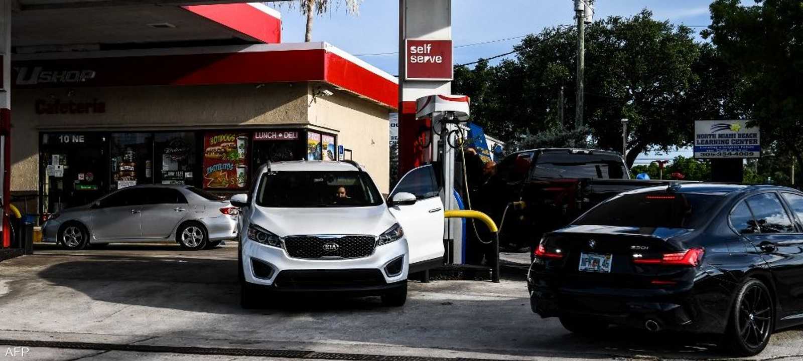 بحث خفض ضريبة البنزين في الولايات المتحدة