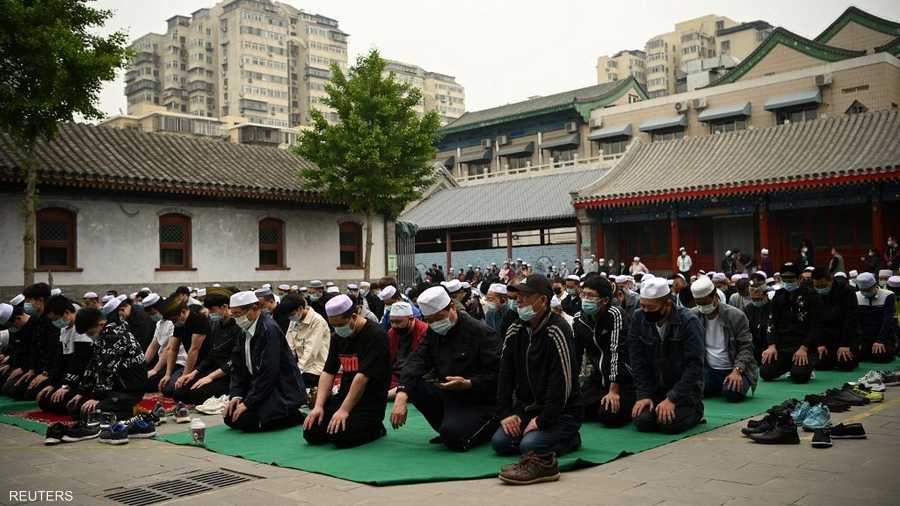 مسلمو الصين يصلون صلاة العيد