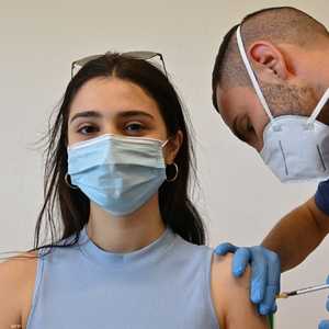 اللقاحات تحمي ضد المتحور الهندي وفقا للدراسة