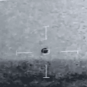 جسم طائر غير معروف يختفي في المحيط الهادئ قبالة كاليفورنيا