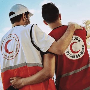 عاملان في الهلال الأحمر المصري والفلسطيني