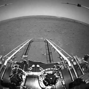 لقطة من مقدمة المركبة الفضائية