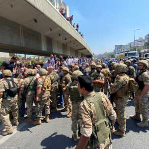 تدخلت الأجهزة اللبنانية لفض الاشتباكات بين الجانبين