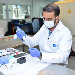 باحثون ومهندسون مغاربة طوروا جهاز فحص سريع عن كورونا.