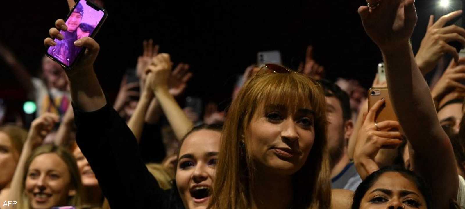 التجمعات الحاشدة جرت من دون تباعد أو كمامات